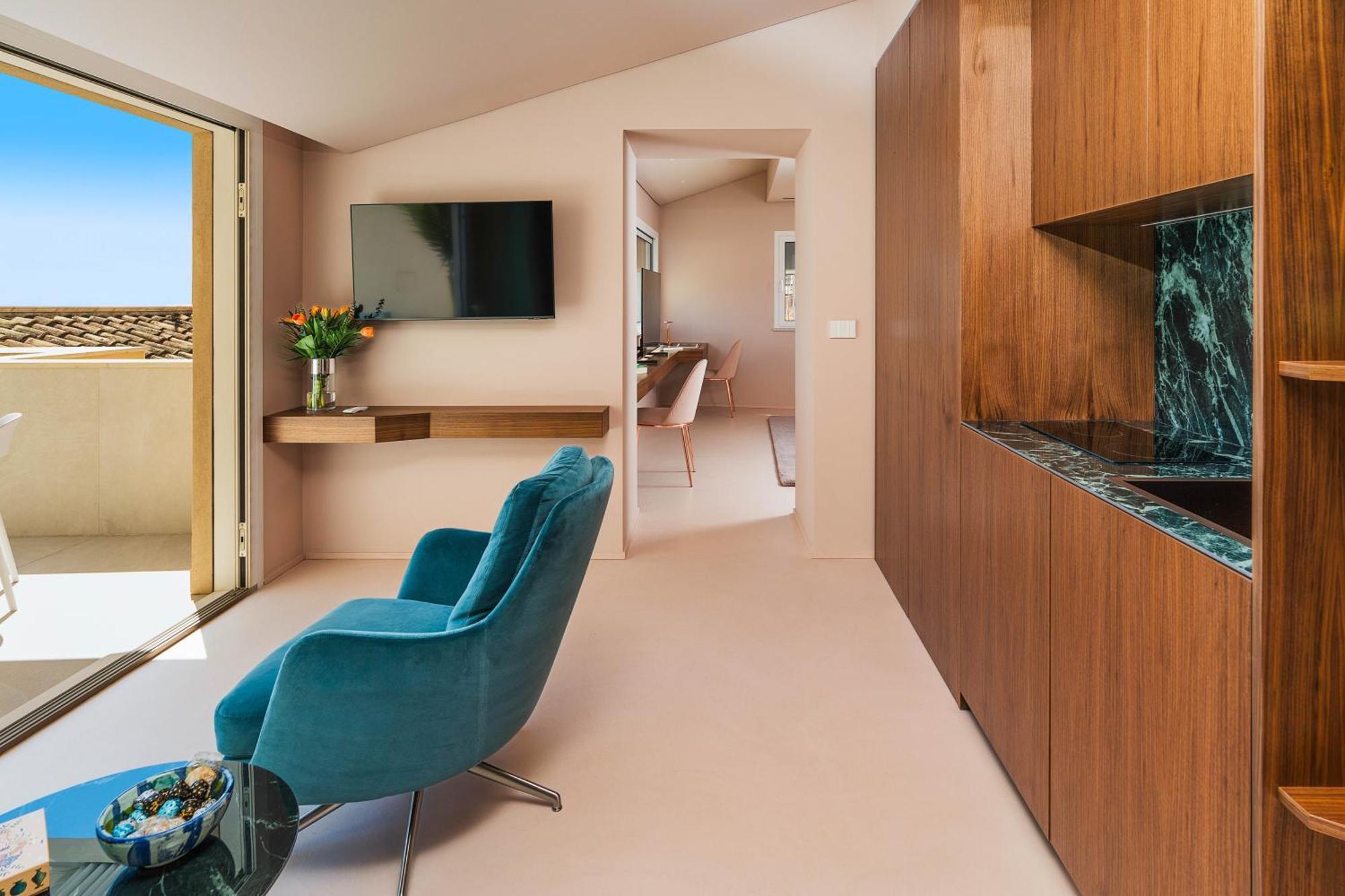 Infinity Aparthotel *